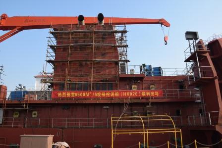 江蘇海新重工熱烈慶祝4艘船舶同日下水、出塢